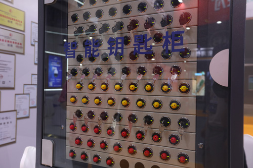 1692672943904368.jpg ZY__0336.jpg